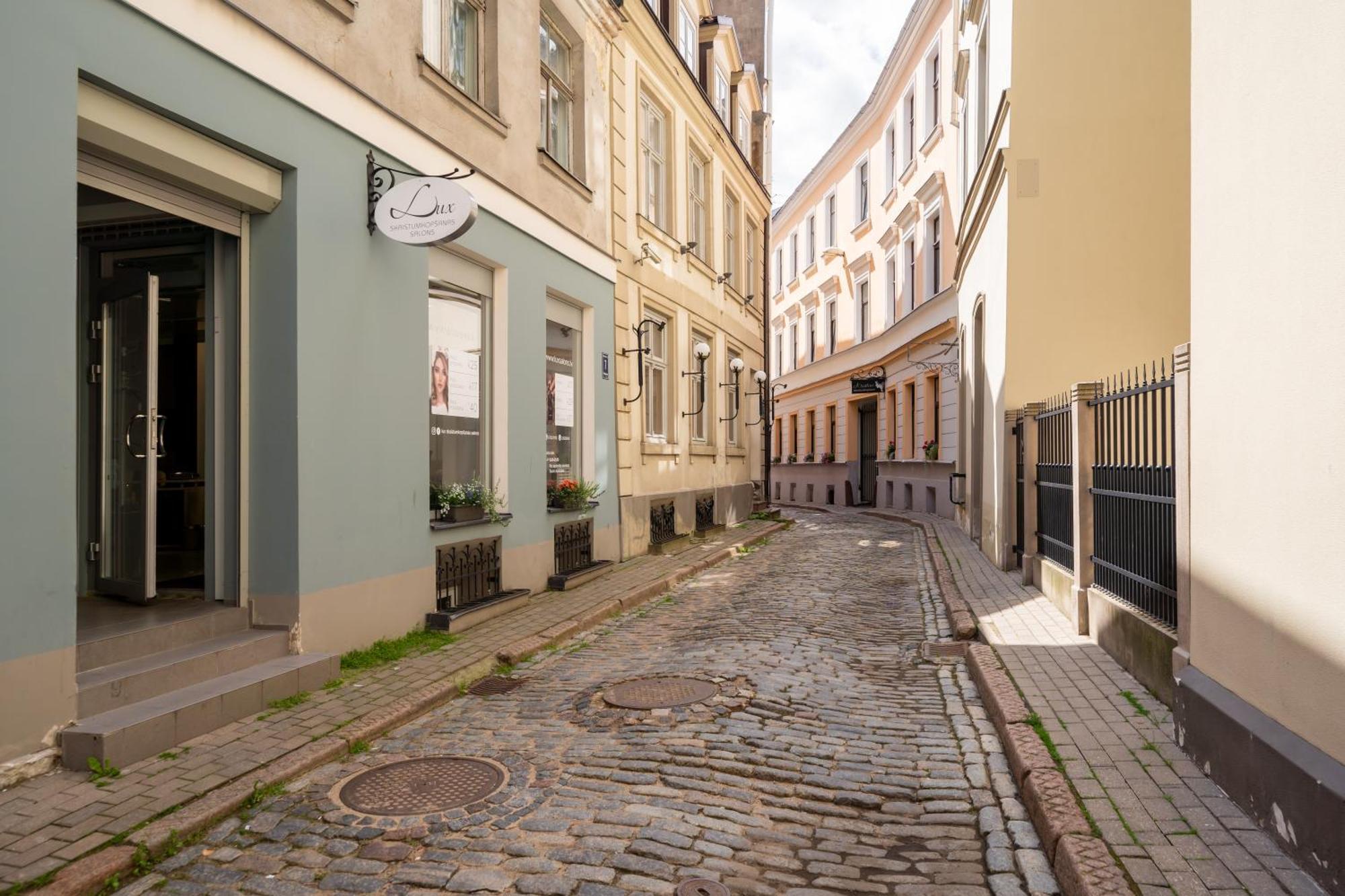 Stylish Old Town Apartment On Mucenieku Street Riga Eksteriør bilde