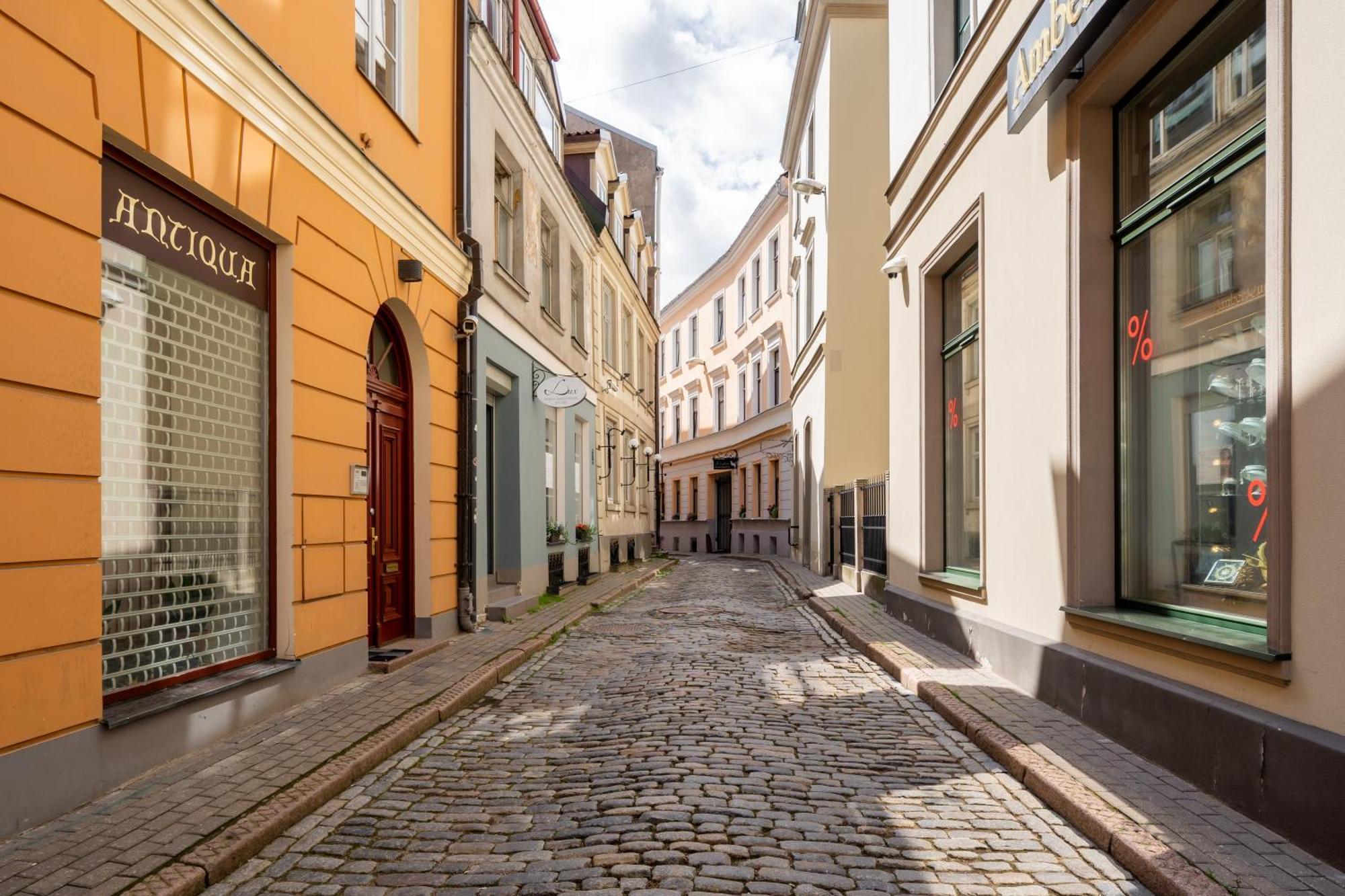 Stylish Old Town Apartment On Mucenieku Street Riga Eksteriør bilde